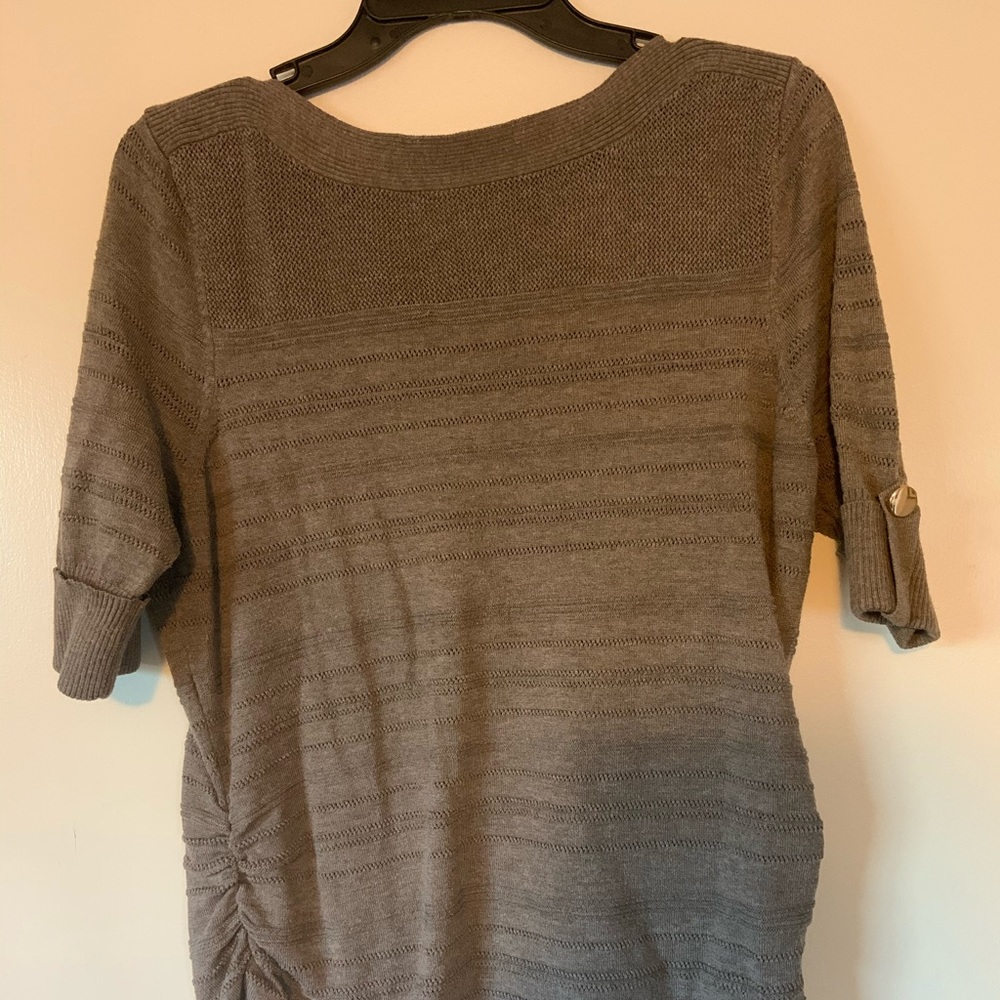 Apt 9 short sleeved sweater with rouched sides.